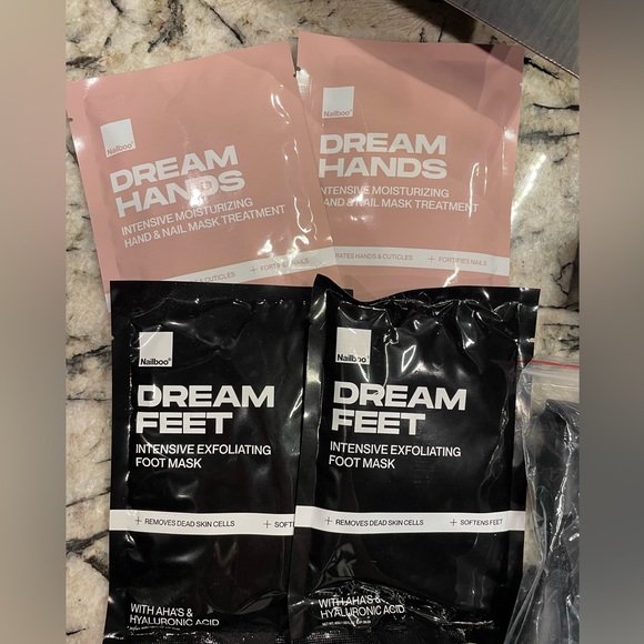 Nailboo at home Gel Polish Kit with 4 colors - Picture 4 of 10